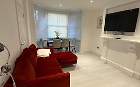 Amazing 2 Bedroom Apartment In Clapham